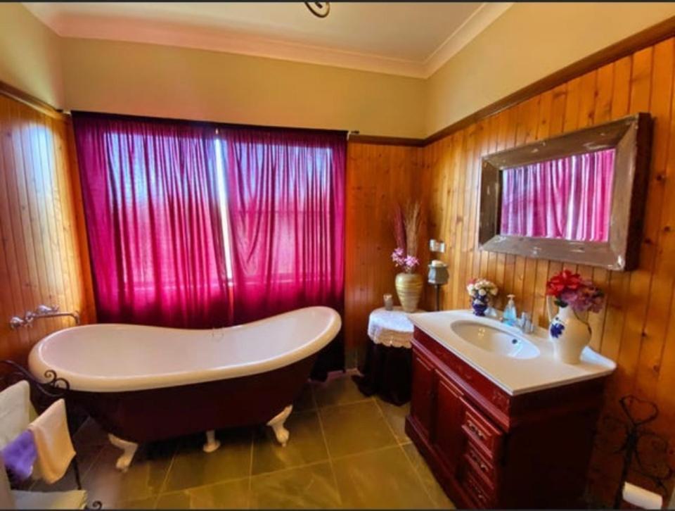 Golden Lace B&B Sarina Екстериор снимка